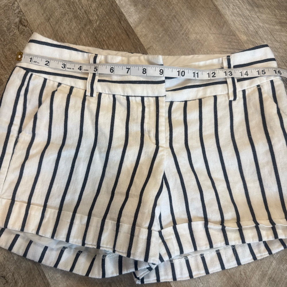 Express size 4 midi low rise, dressy look white jean shorts, thin pinstripe - Picture 7 of 10